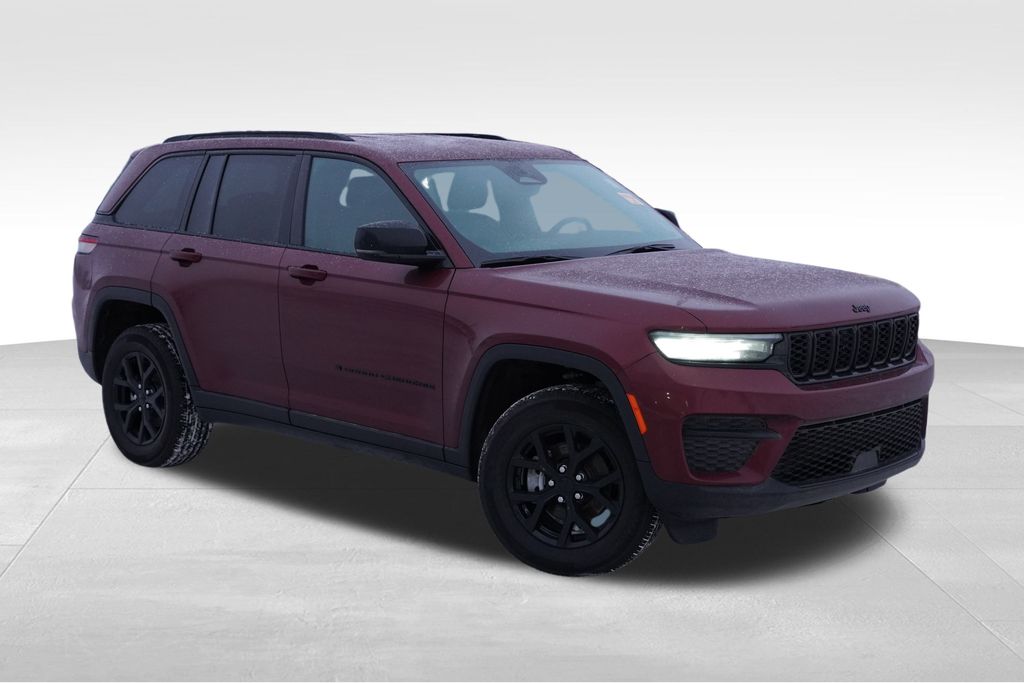 2025 Jeep Grand Cherokee Altitude's photo