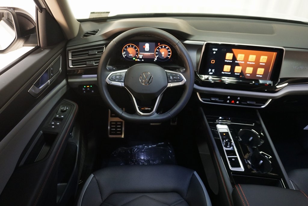 2025 Volkswagen Atlas Peak Edition SE photo 13