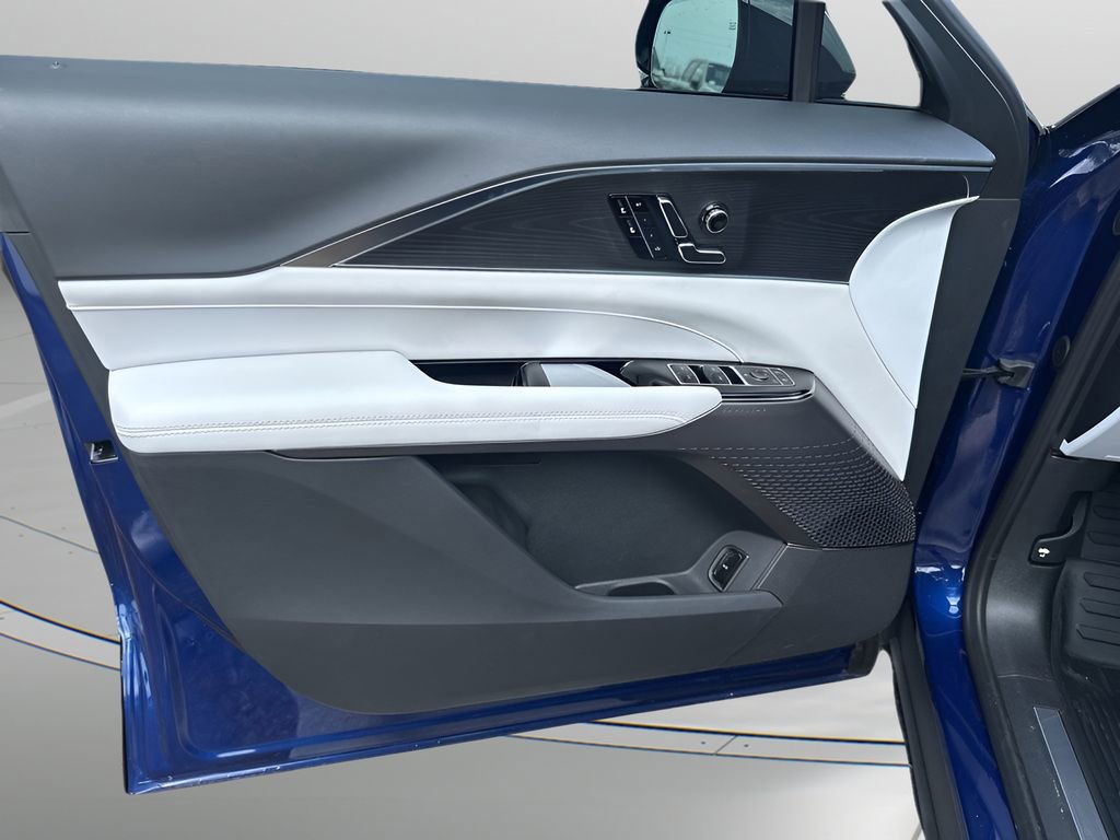 2025 Cadillac Lyriq Sport photo 21