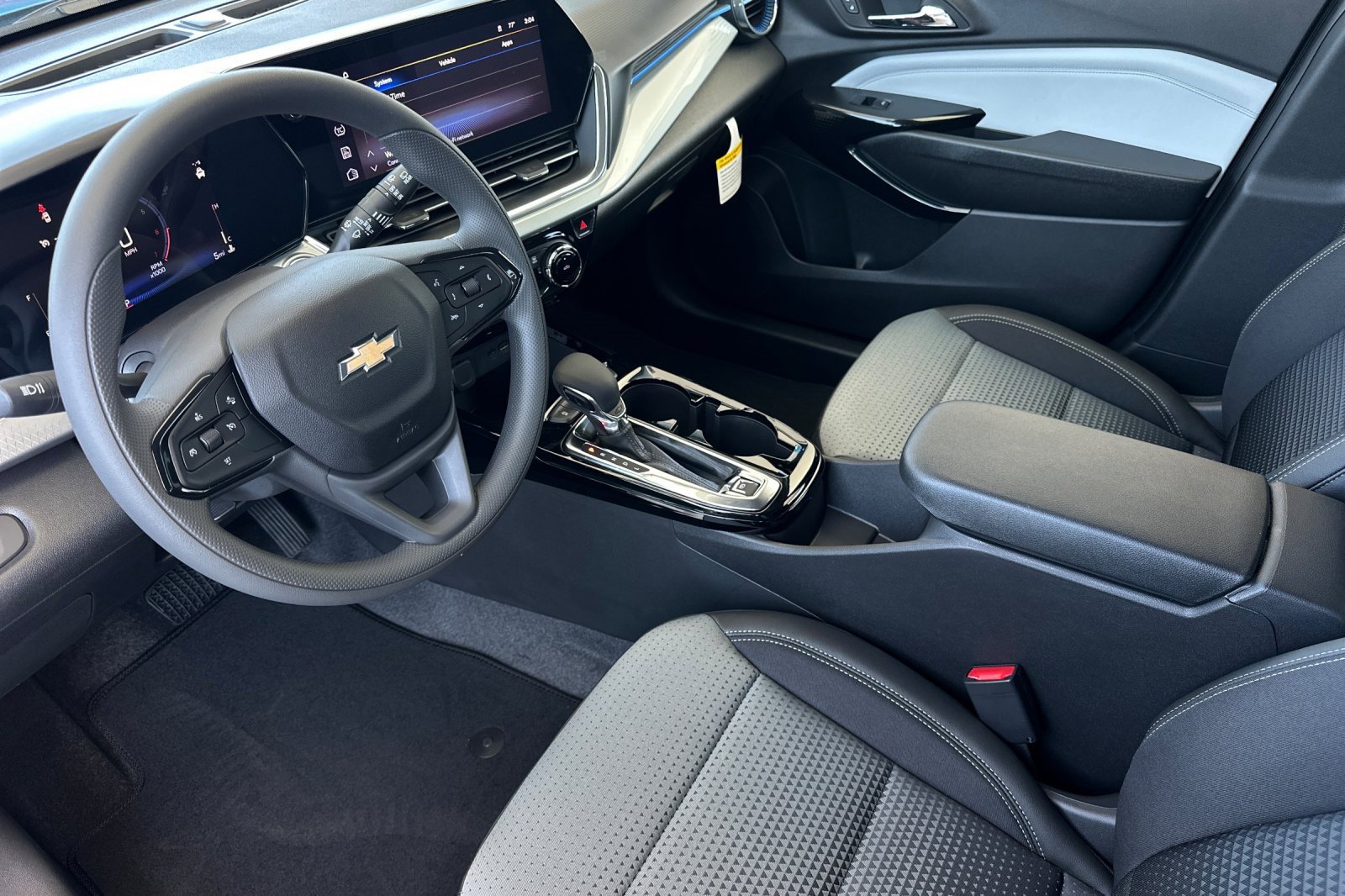 2025 Chevrolet Trax LT photo 10