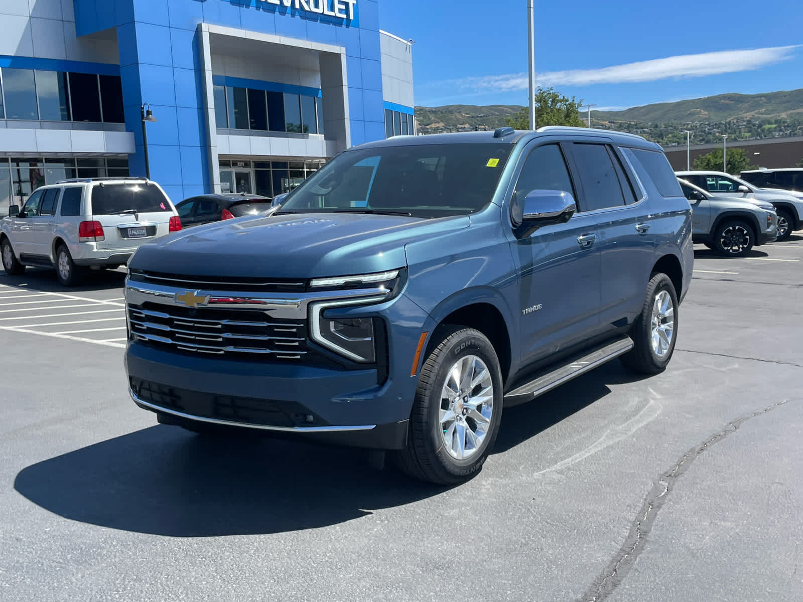 2025 Chevrolet Tahoe Premier photo 2