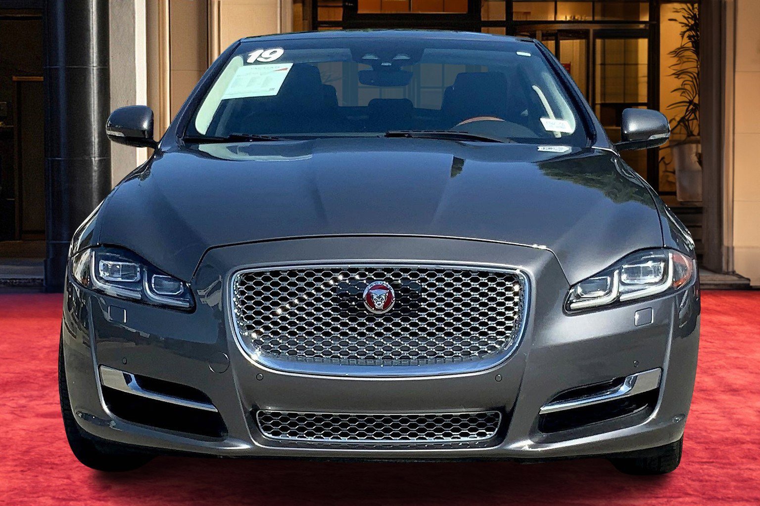 2019 Jaguar XJ XJL Portfolio photo 3