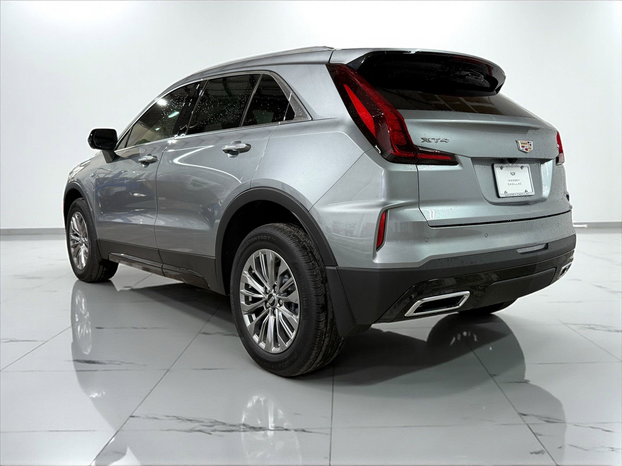 2025 Cadillac XT4 Premium Luxury photo 2