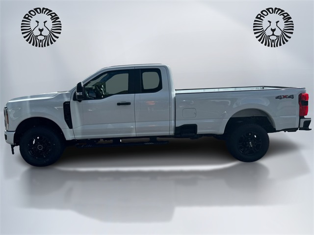 2025 Ford F-350 photo 8