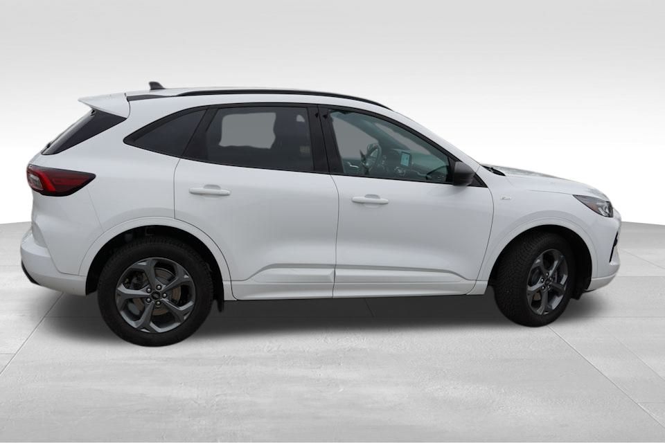 2023 Ford Escape ST-Line photo 4