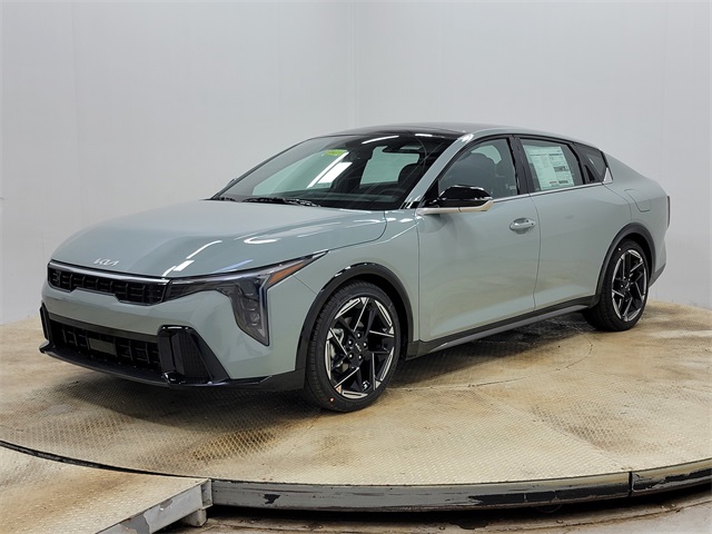 2025 Kia K4 GT-Line photo 8
