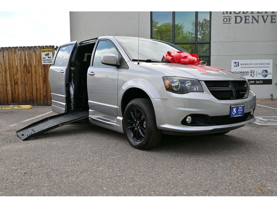 2019 Dodge Grand Caravan SE photo 2