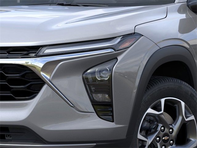 2025 Chevrolet Trax LT photo 4