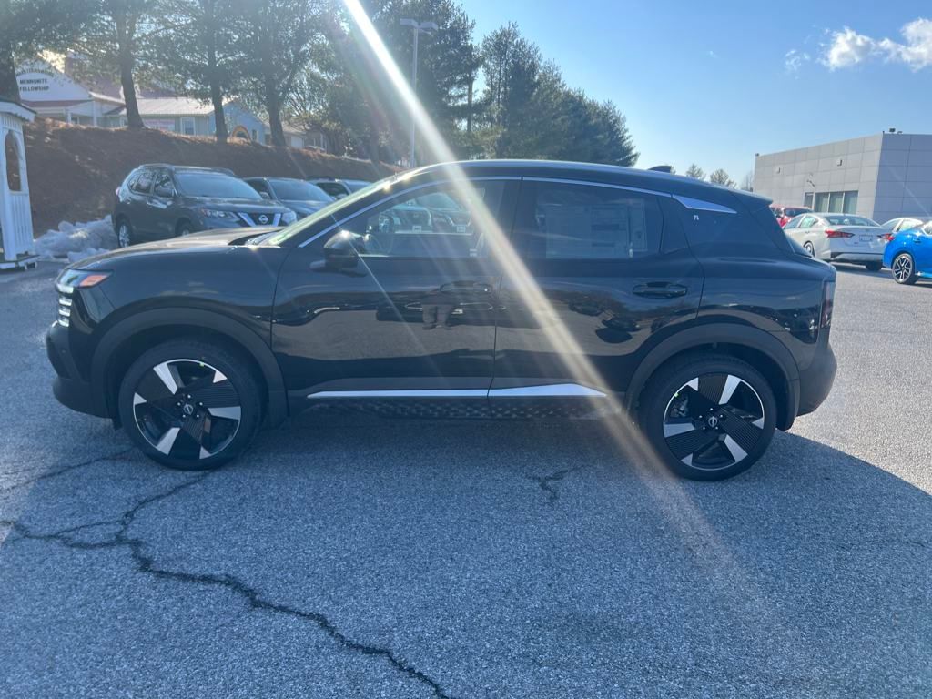 2025 Nissan Kicks SR photo 2