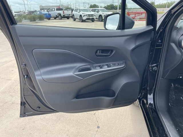 2025 Nissan Versa S photo 13