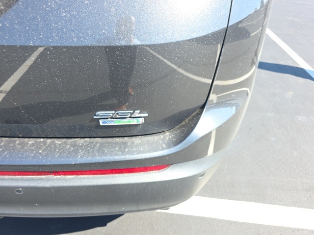 2018 Ford Edge SEL photo 9