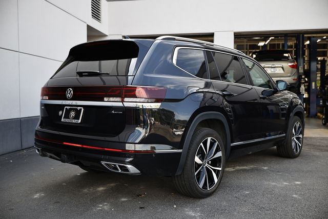 2024 Volkswagen Atlas SEL Premium R-Line photo 6