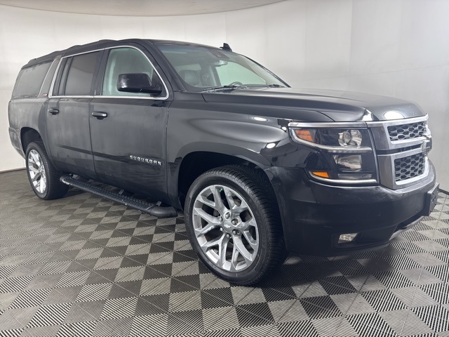 2019 Chevrolet Suburban LT's photo