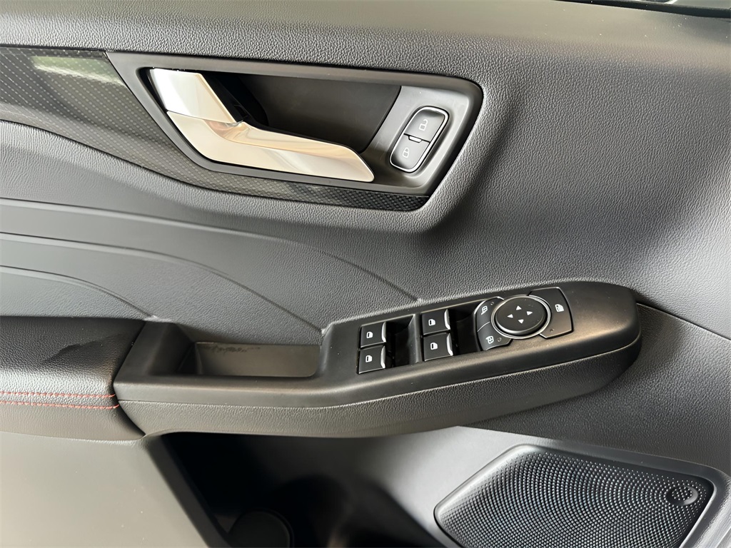 2024 Ford Escape ST-Line photo 20