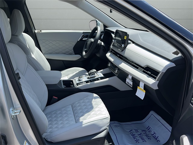 2025 Mitsubishi Outlander PHEV SEL photo 30