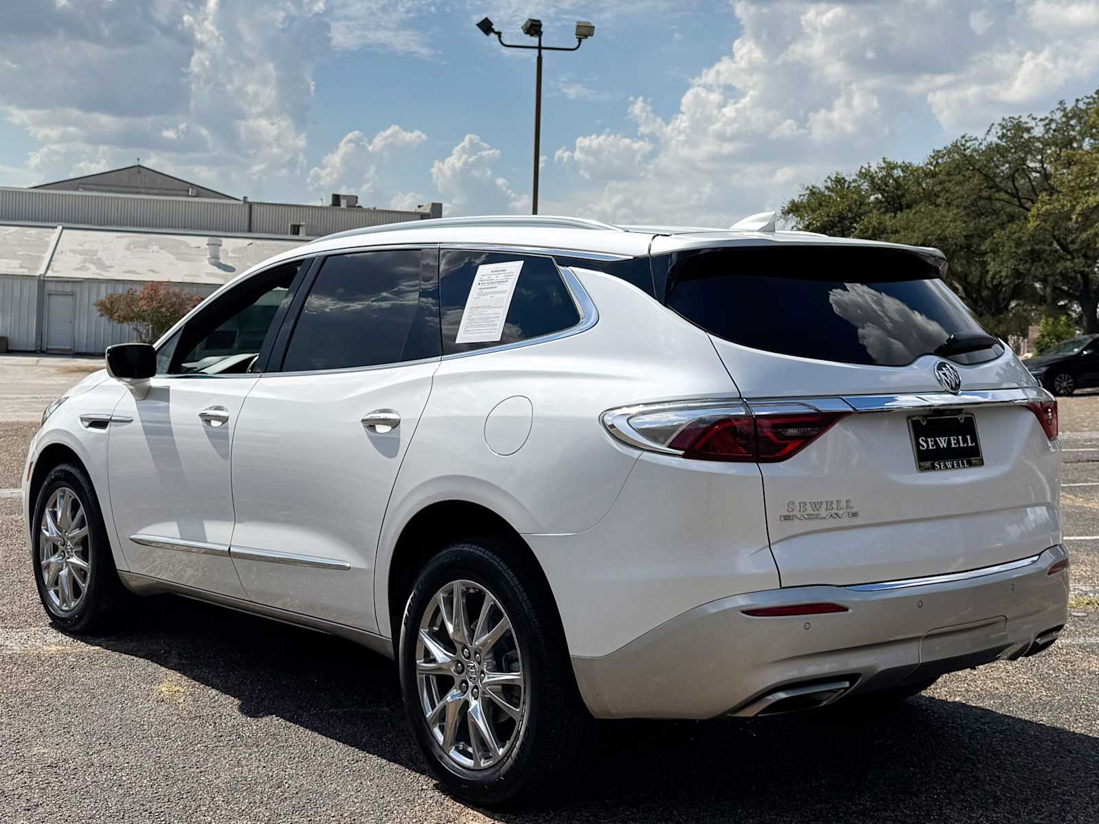 2023 Buick Enclave Premium photo 3