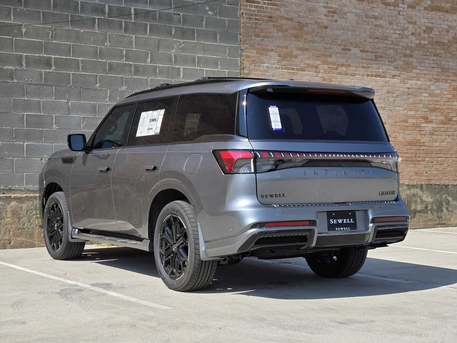 2026 Infiniti QX80 Sensory photo 4