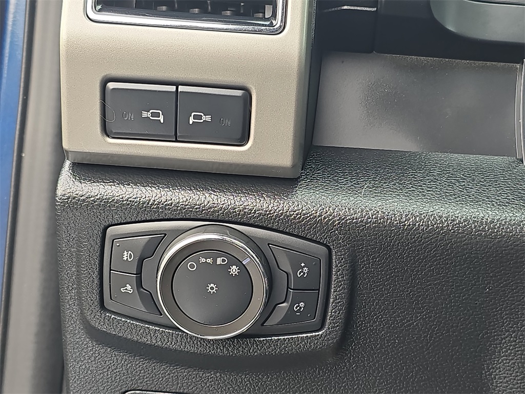 2020 Ford F-150 Lariat photo 25