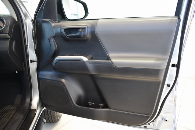 2022 Toyota Tacoma SR5 photo 10