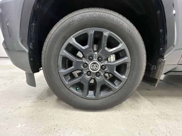 2024 Toyota Sequoia Platinum photo 25