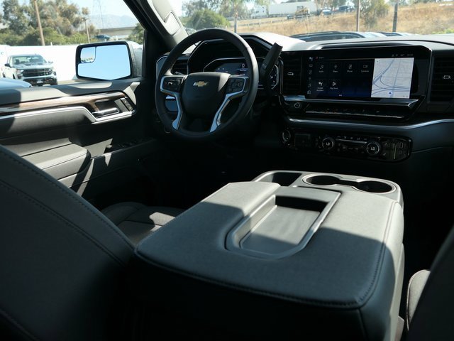 2025 Chevrolet Silverado 1500 LT photo 21