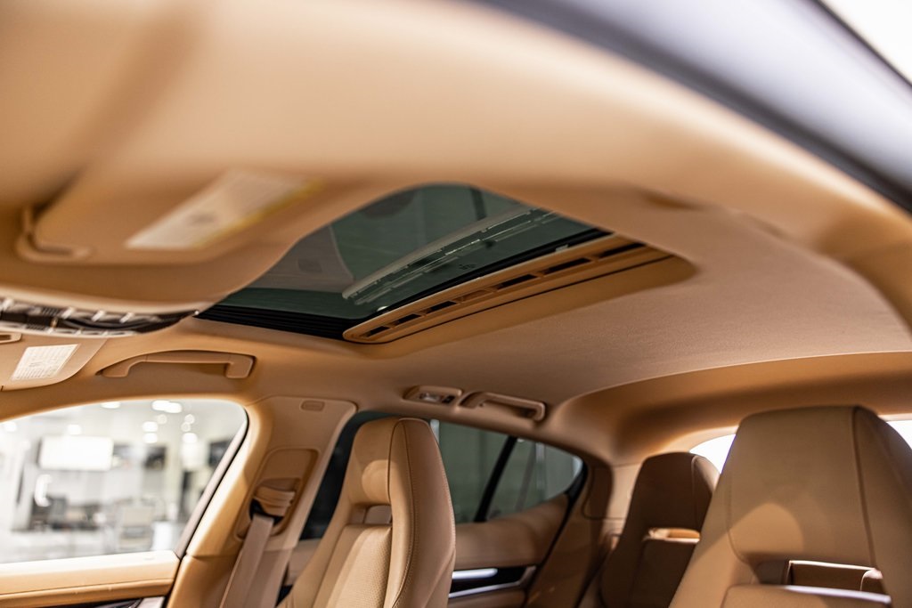 2016 PORSCHE PANAMERA - Image 19