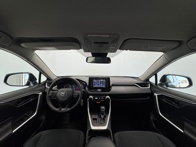 2021 Toyota RAV4 LE photo 20