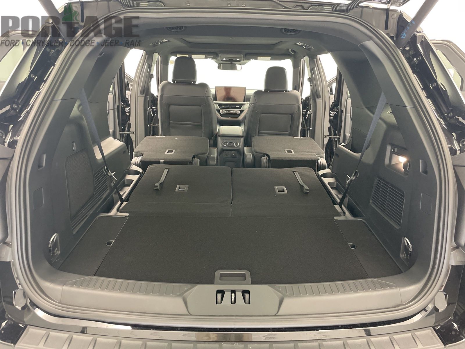 2025 Ford Explorer ST-Line photo 41