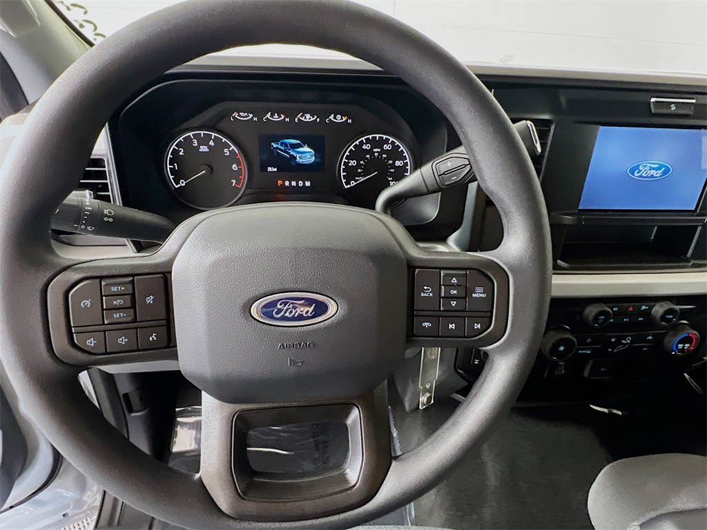 2026 Ford F-350 photo 7
