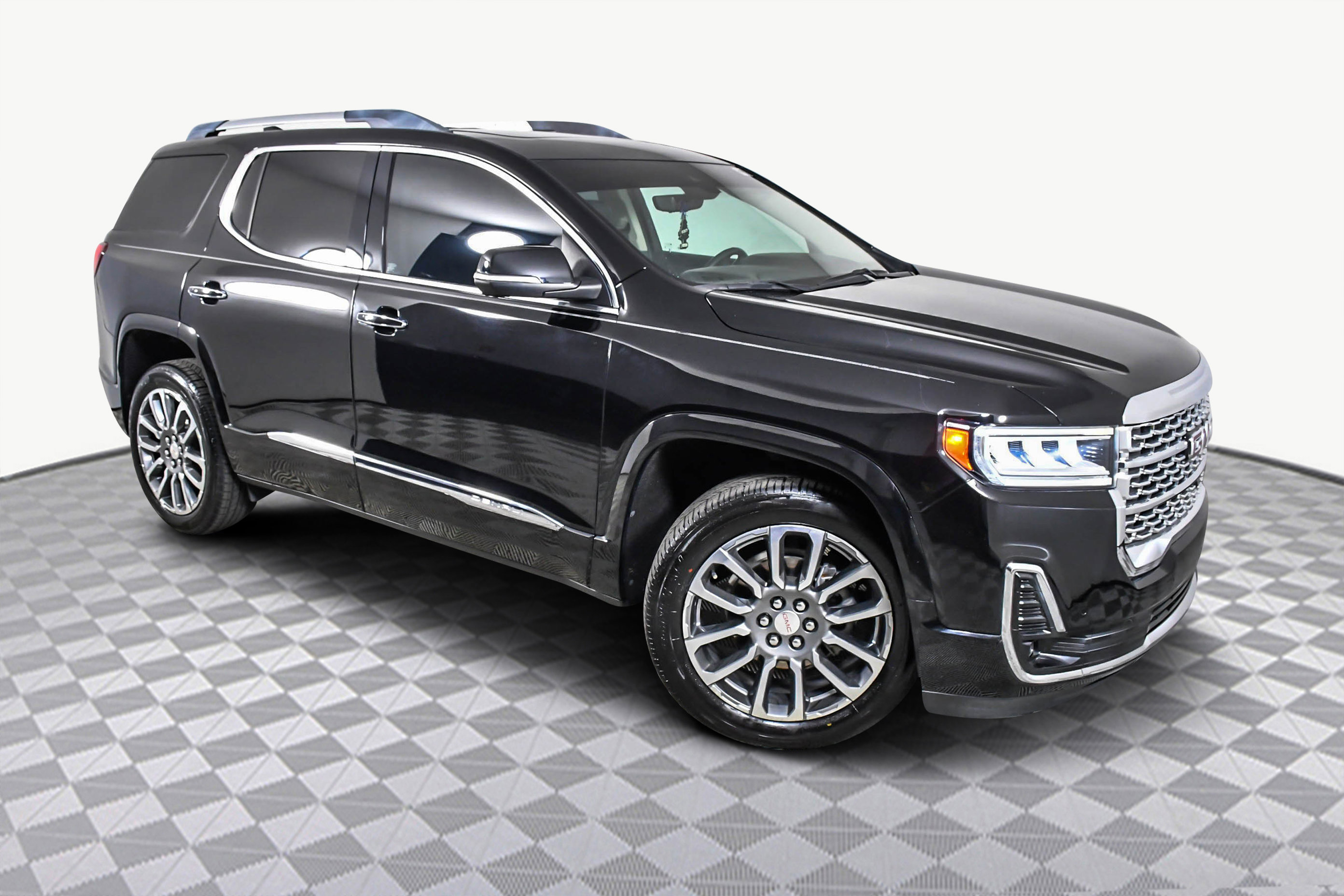 2021 GMC Acadia Denali's photo