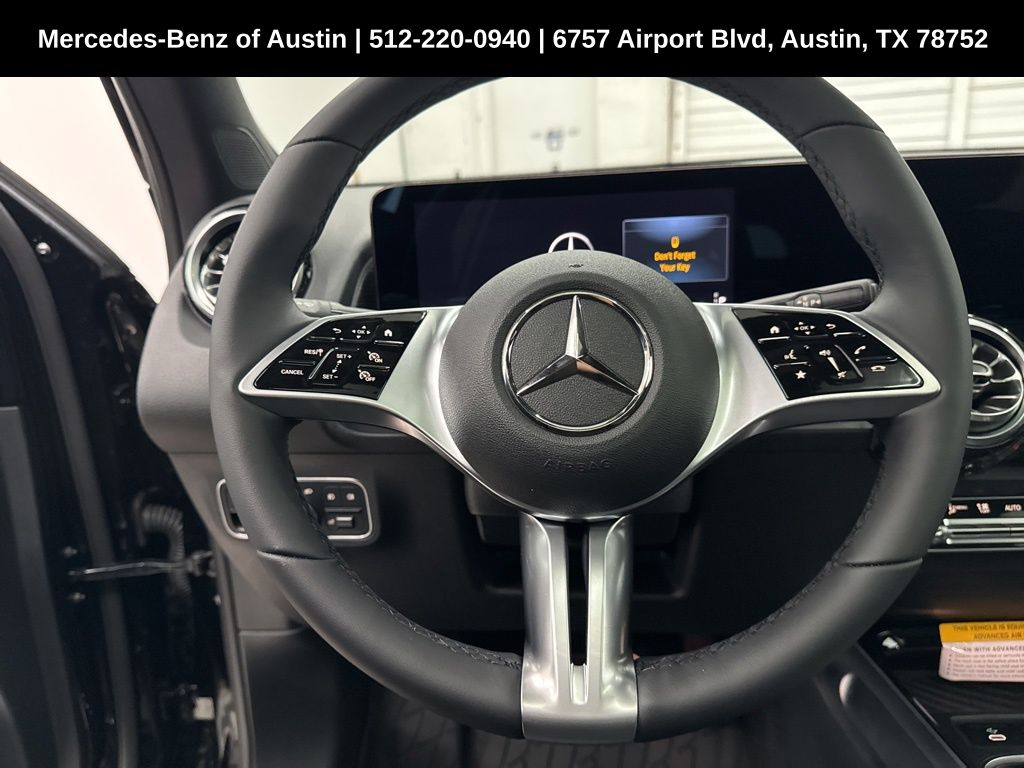 2026 Mercedes Benz GLB 250 photo 3