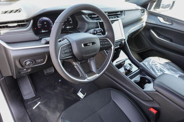 2025 Jeep Grand Cherokee Altitude X photo 9