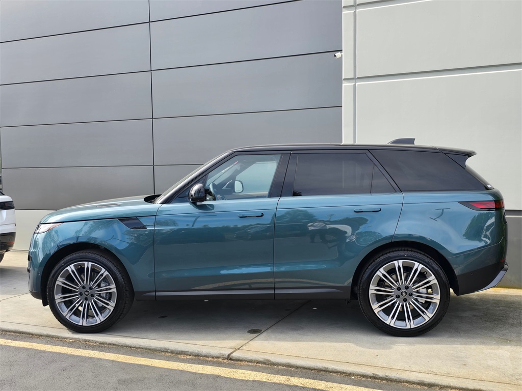 2025 Land Rover Range Rover Sport SE photo 4