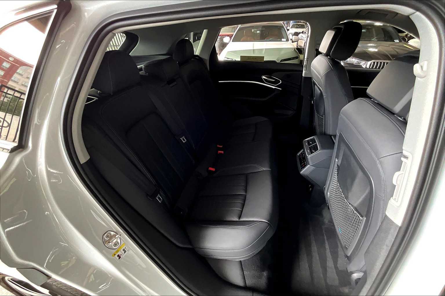2024 Audi Q8 E-tron Premium photo 19