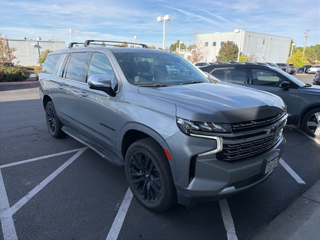 2023 Chevrolet Suburban Premier photo 2