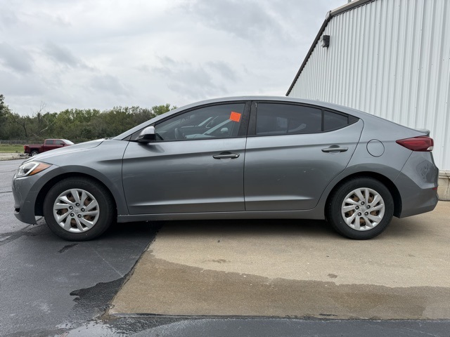 2017 Hyundai Elantra SE photo 4