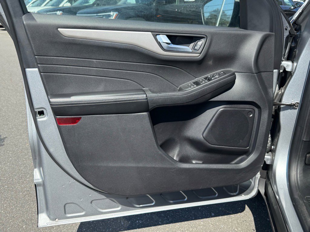 2022 Ford Escape SEL photo 4