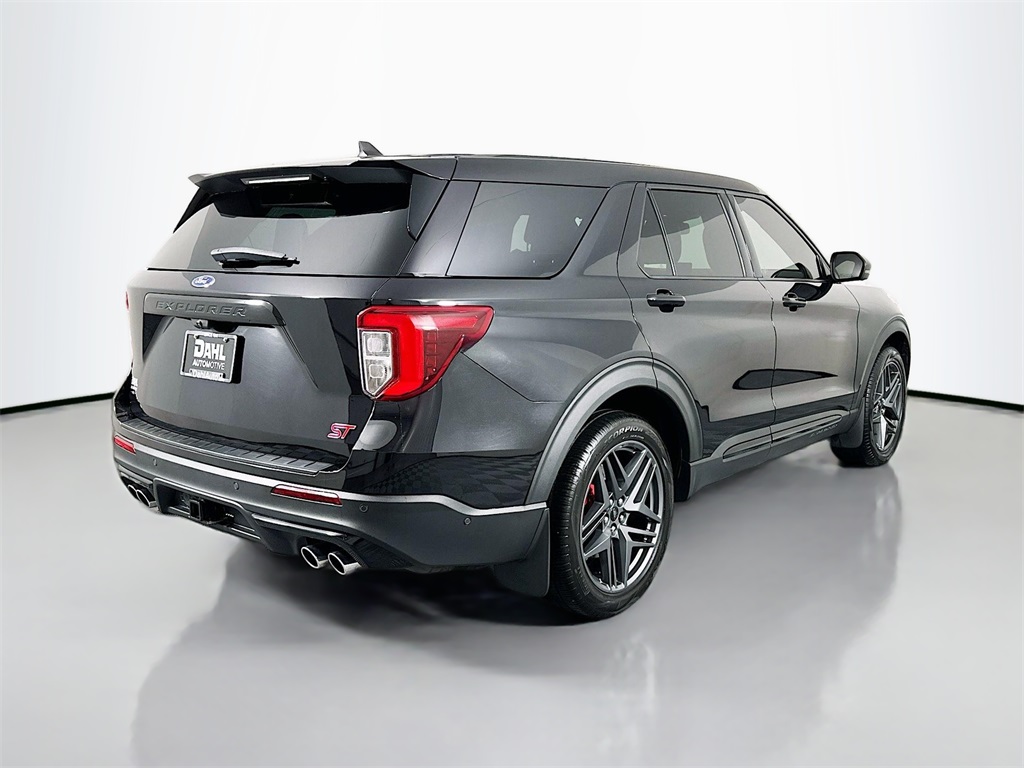 2021 Ford Explorer ST photo 4