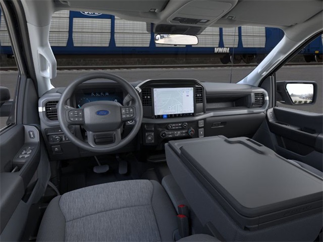 2025 Ford F-150 XL photo 3