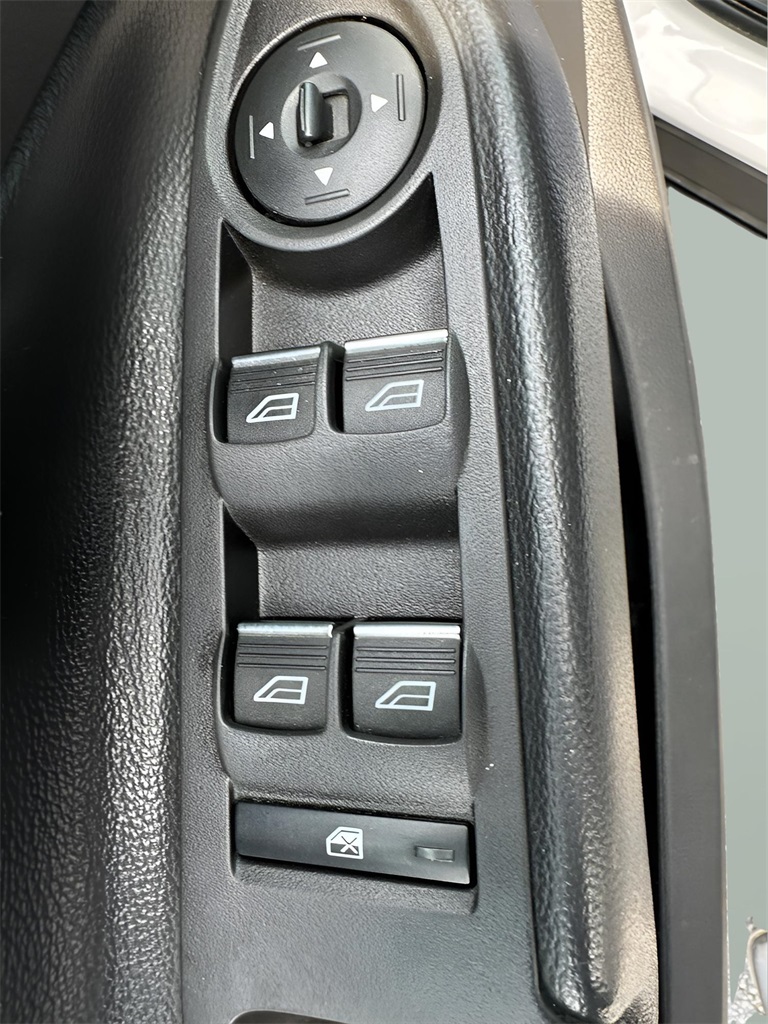 2019 Ford Escape Titanium photo 20