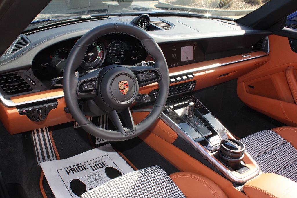2025 Porsche 911 Turbo Cabriolet photo 4