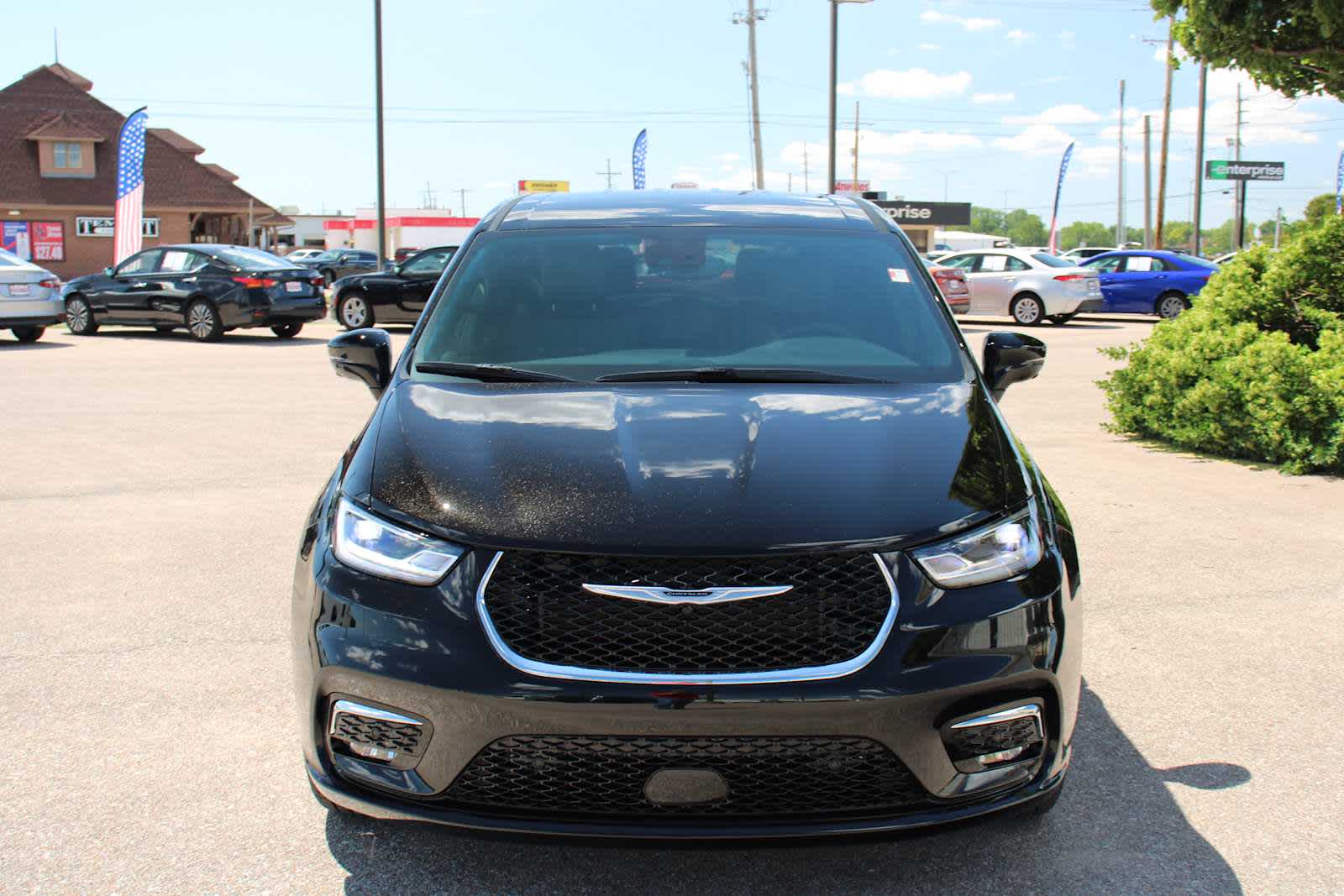 2025 Chrysler Pacifica photo 4