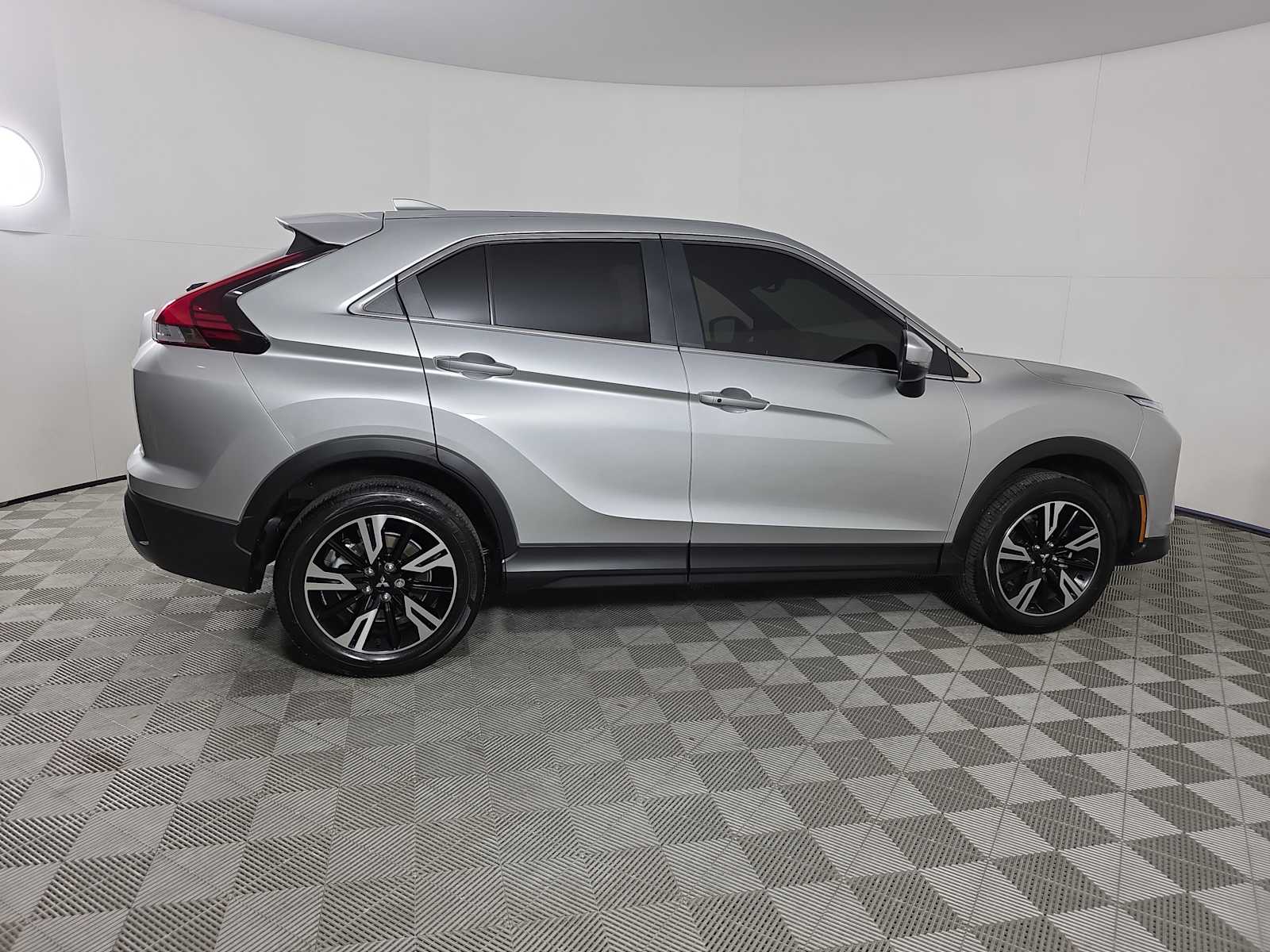 2025 Mitsubishi Eclipse Cross SE photo 8