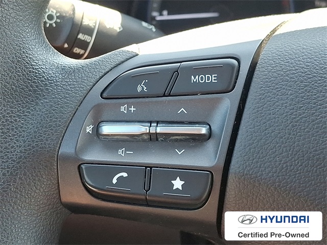 2022 Hyundai Kona SEL photo 17