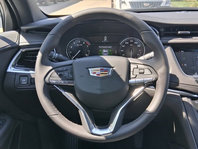 2025 Cadillac XT4 Luxury photo 8