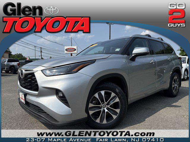 2022 Toyota Highlander XLE's photo