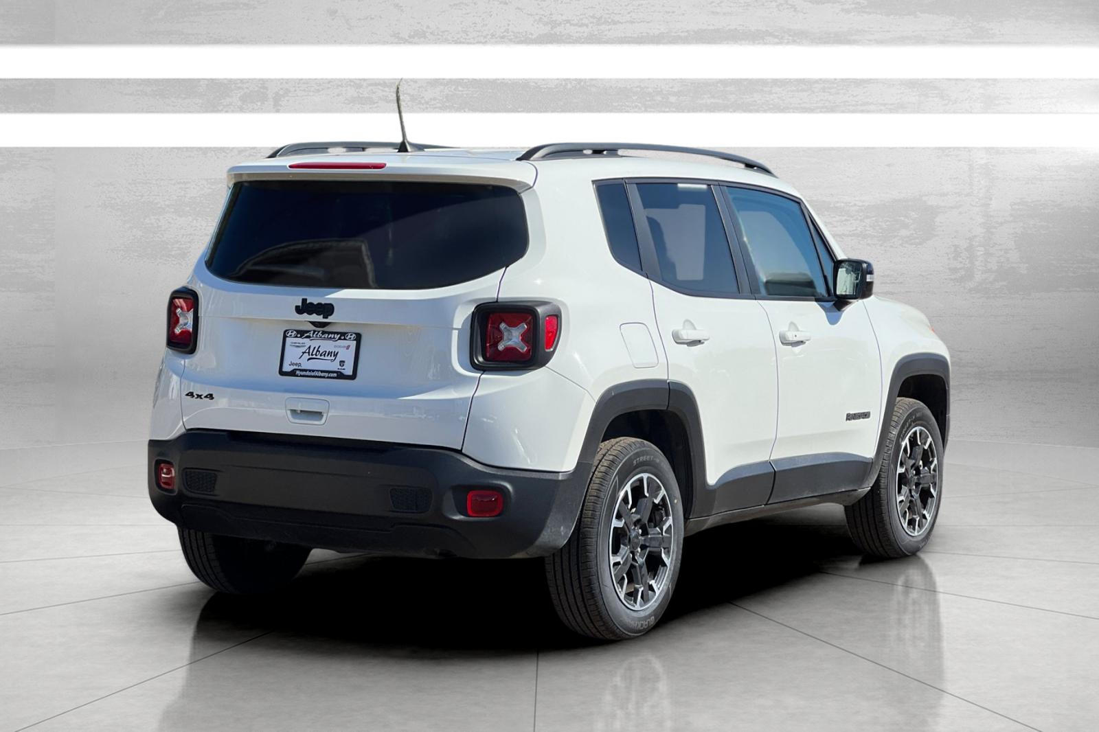 2023 Jeep Renegade Latitude Upland photo 2