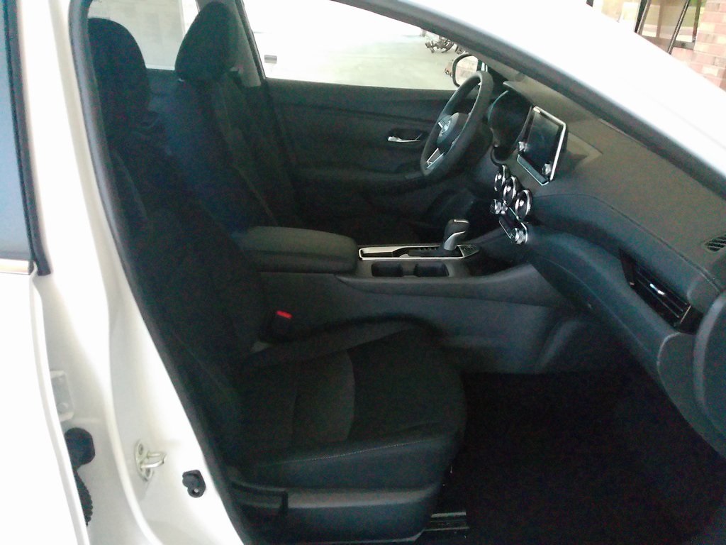 2025 Nissan Sentra SV photo 11