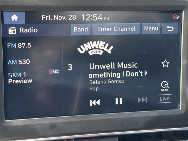 2023 Hyundai Elantra SEL photo 3