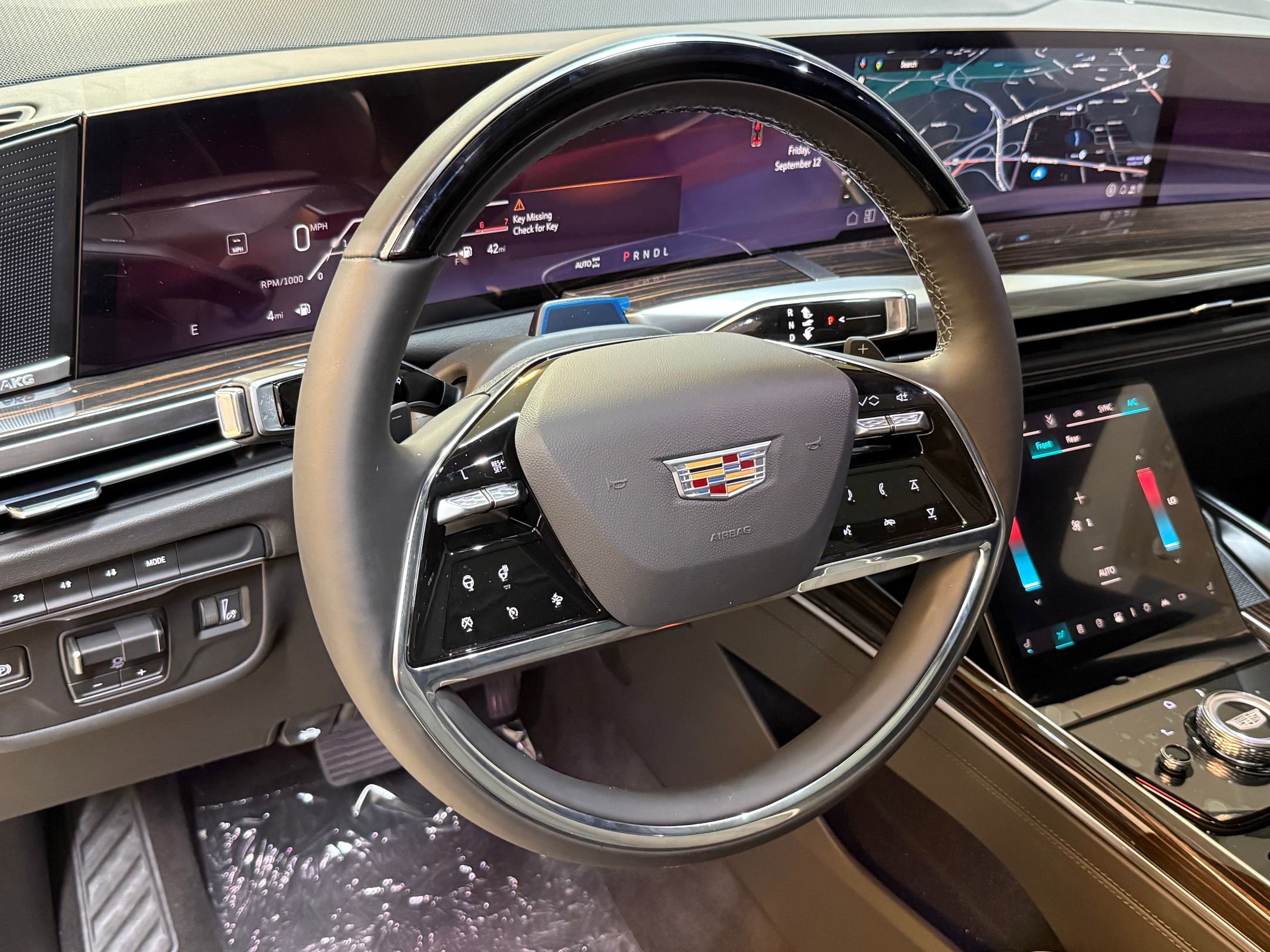 2025 Cadillac Escalade Premium Luxury photo 3
